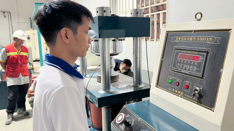 HIỆU CHUẨN MÁY THỬ KÉO NÉN TẠI HIỆN TRƯỜNG – XÁC ĐỊNH VÀ KIỂM SOÁT SAI SỐ ĐO LỰC