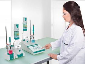 Nguyên tắc máy chuẩn độ điện thế và ứng dụng trong thực tiễn